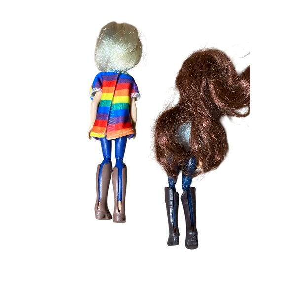 Two DWA Dolls 2017 With Rainbow & Red/Blue Shirts Brown & Blonde Hair - Picture 8 of 12